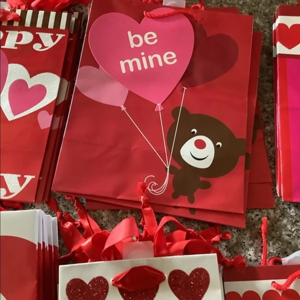 30 hallmark gift bags new_4